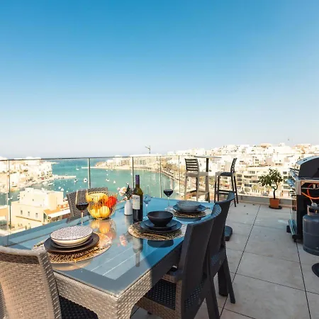 Luxury Panoramic Penthouse W Jacuzzi & Sea View