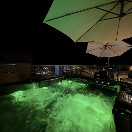 アパート Luxury Panoramic Penthouse W Jacuzzi & Sea View