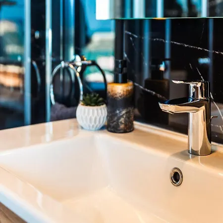 Luxury Panoramic Penthouse W Jacuzzi & Sea View アパート マルサスカーラ