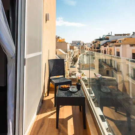 Luxury Panoramic Penthouse W Jacuzzi & Sea View アパート
