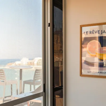 Luxury Panoramic Penthouse W Jacuzzi & Sea View マルサスカーラ