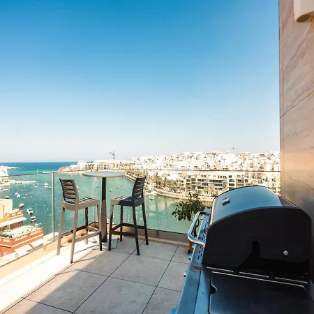 Luxury Panoramic Penthouse W Jacuzzi & Sea View アパート マルサスカーラ