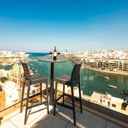 Luxury Panoramic Penthouse W Jacuzzi & Sea View マルサスカーラ