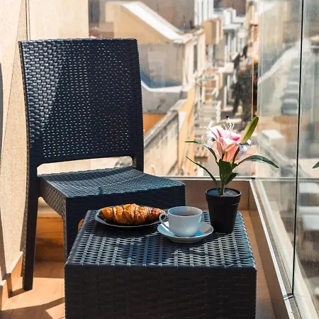 Luxury Panoramic Penthouse W Jacuzzi & Sea View アパート